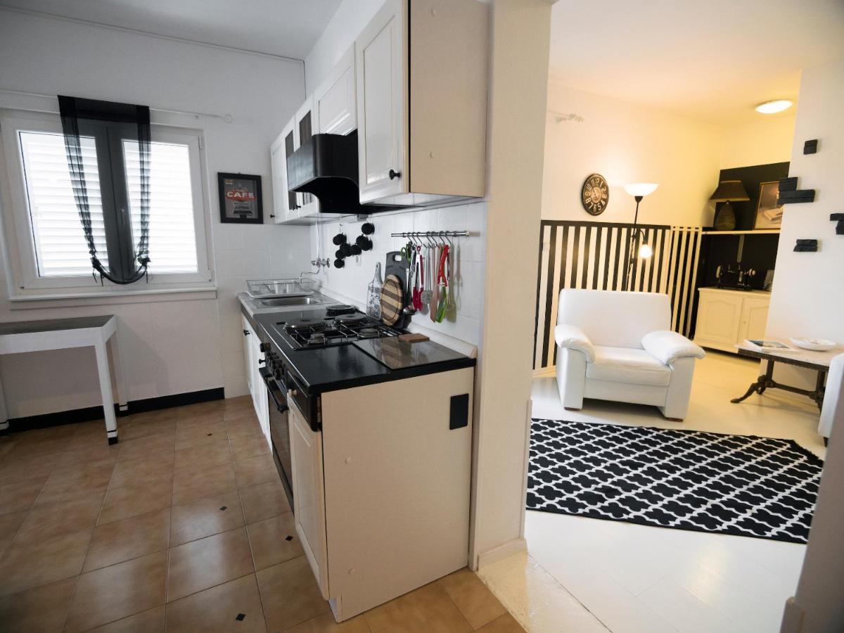 Apartment Eneja Rab Town Exteriér fotografie